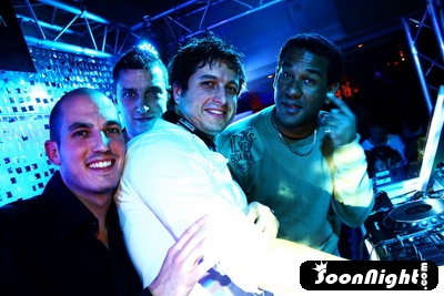 toujour la m�me soire mes plus tard avec dj Phil, dj Fabien, Franck et G�l