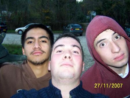 LOL les mec le vtt dans dans les rocher, cailloux, & sur tout dans la boue quel marade, bon souvenir